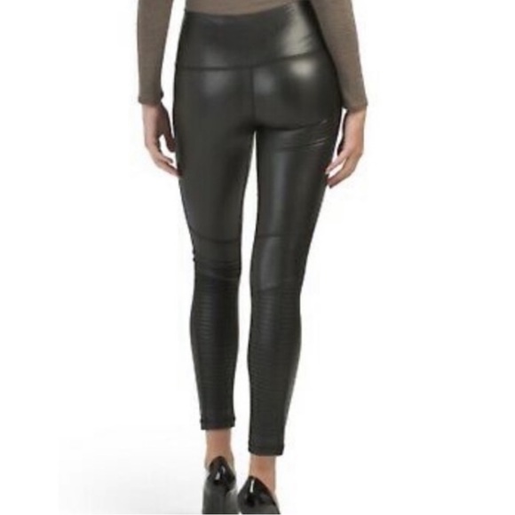 7 For All Mankind Black Faux Leather Moto Leggings NWOT Size L - Picture 3 of 16